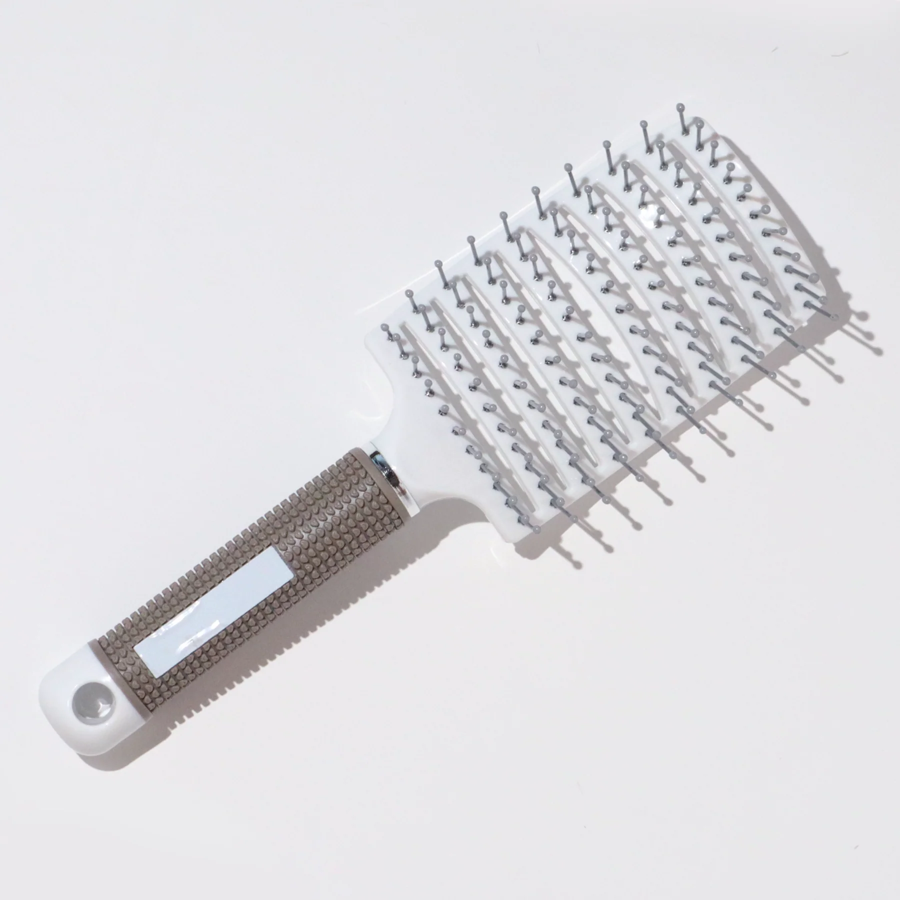 Our Favorite Wavy Hair Brush - Image 3